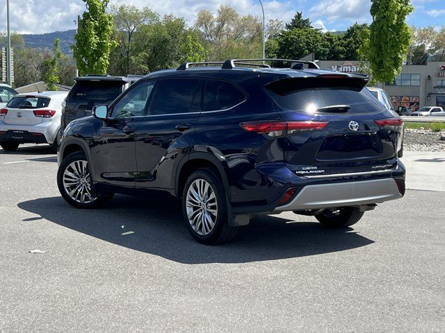2022 Toyota Highlander Limited | NO ACCIDENTS | 3RD ROW in Cars & Trucks in Kelowna - Image 2