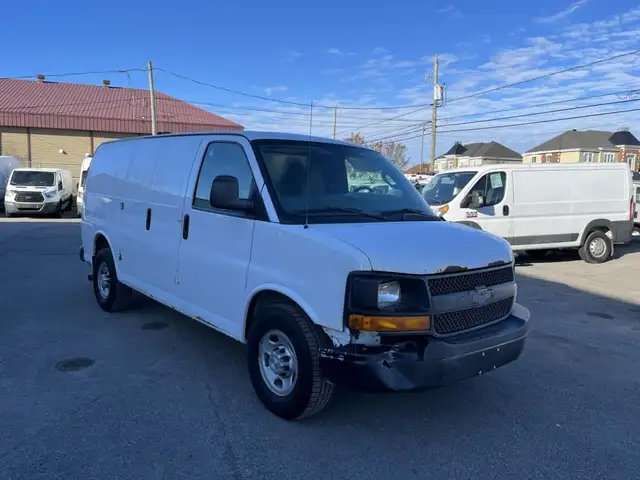 2017 Chevrolet Express Cargo Van in Cars & Trucks in Laval / North Shore - Image 6