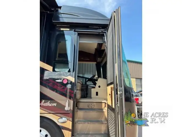 2016 Entegra Coach Anthem 42RBQ 42 Miles All New Tires ! in RVs & Motorhomes in Moncton - Image 15