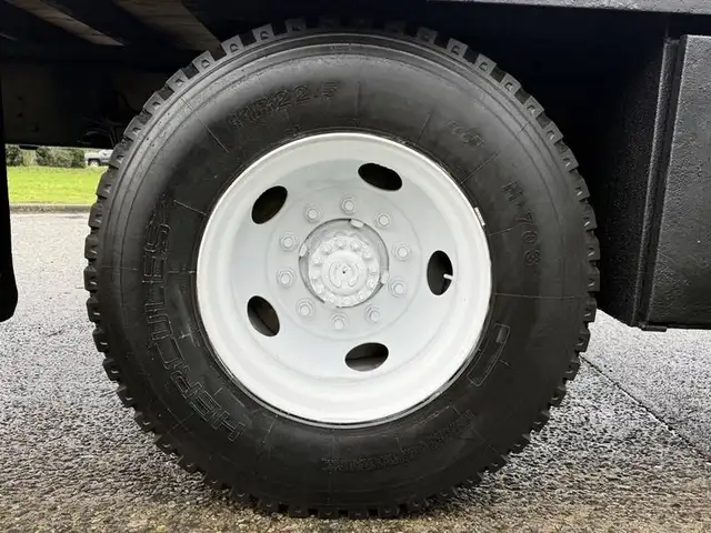 2008 sterling Acterra 20 Foot Flatdeck with Ramp Hydraulic Brake in Heavy Trucks in Richmond - Image 33