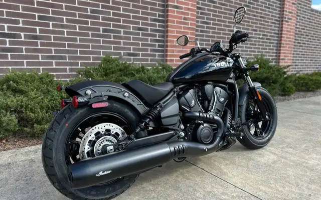2025 INDIAN SCOUT BOBBER 1133CC - BLACK in Street, Cruisers & Choppers in Edmonton - Image 6