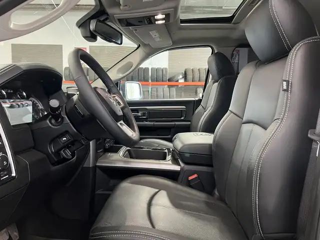 2018 Ram 2500 LARAMIE 6.7 DSL 4X4 | LIFT | FUEL RIMS | LOW KMS! dans Autos et camions dans Lloydminster - Image 17