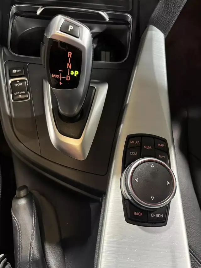 2017 BMW 3-Series 320i xDrive/CUIR/TOIT/NAV/AC/MAGS/CRUISE/23878 in Cars & Trucks in City of Montréal - Image 19