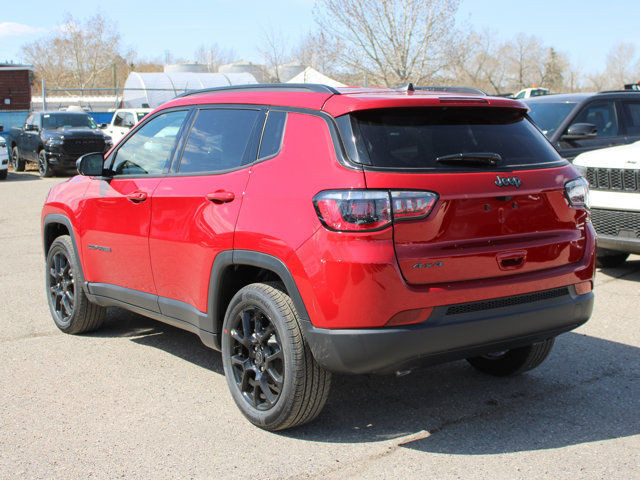 2025 Jeep Compass Altitude 4x4, Nav, Remote Start in Cars & Trucks in Calgary - Image 3