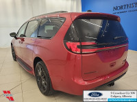 Low Mileage, Sunroof, Navigation, Leather Seats, 4G Wi-Fi, Apple CarPlay! Ask us how you can add Ext... (image 6)