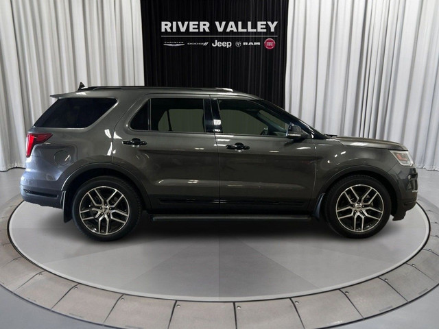 2018 Ford Explorer in Cars & Trucks in Strathcona County - Image 2