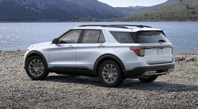 2025 Ford Explorer ACTIVE | COMFORT PKG | PANO ROOF | REMOTE STA in Cars & Trucks in Calgary - Image 3