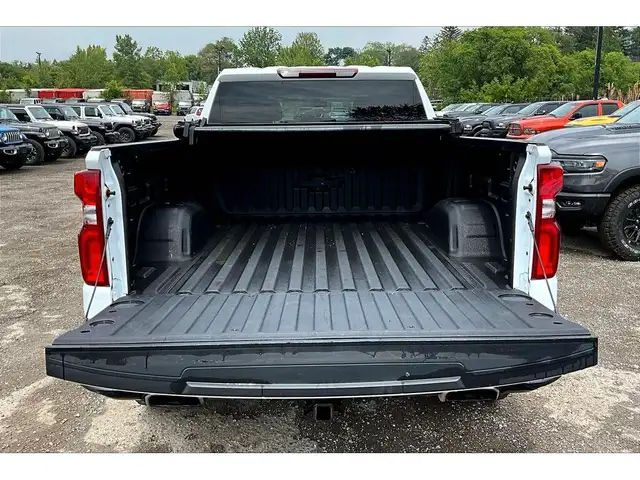 2022 Chevrolet Silverado 1500 LTD LT Trail Boss | 5.3L V8 | Line in Cars & Trucks in Mississauga / Peel Region - Image 29