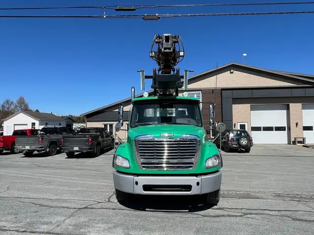 2011 Freightliner M2 112 in Heavy Equipment in St-Georges-de-Beauce - Image 3