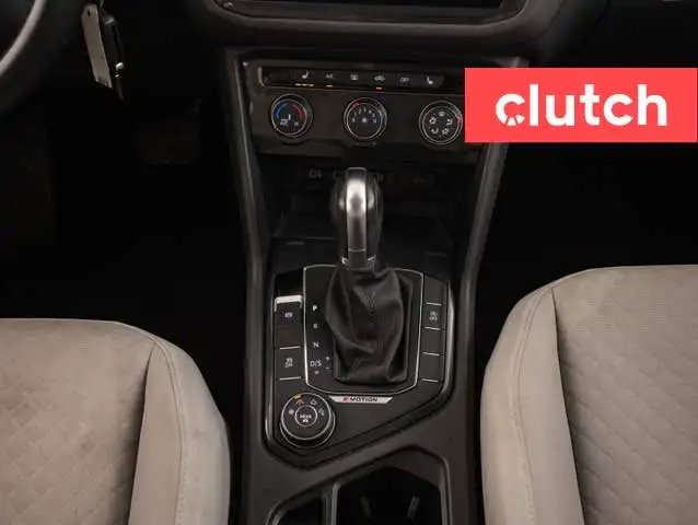 2018 Volkswagen Tiguan Trendline AWD w/ Convenience Pkg w/ Apple in Cars & Trucks in Bedford - Image 33