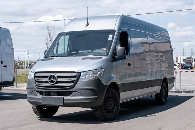 2025 Mercedes-Benz Sprinter 2500 170 Wheelbase High Roof RWD in Cars & Trucks in Laval / North Shore