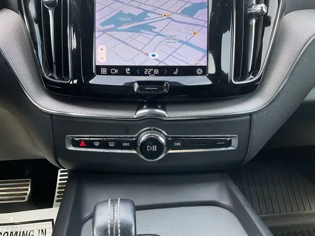 2022 Volvo XC60 B6 R-Design AWD - BOWERS & WILKINS! NAV! 360 CAM dans Autos et camions dans Kitchener / Waterloo - Image 26