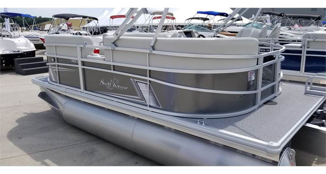 2025 SunChaser Vista 18 LR Black in Powerboats & Motorboats in Barrie - Image 3