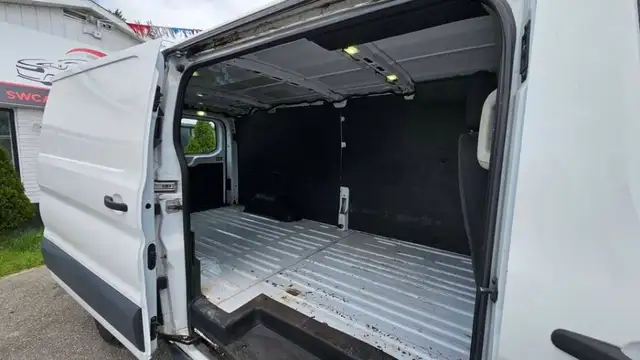 2017 FORD TRANSIT T-250 250 dans Autos et camions dans Barrie - Image 14