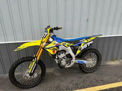 APPLY NOW: https://www.ridecollective.ca/get-pre-approved The 2023 SUZUKI RM-Z250 is a reliable and...