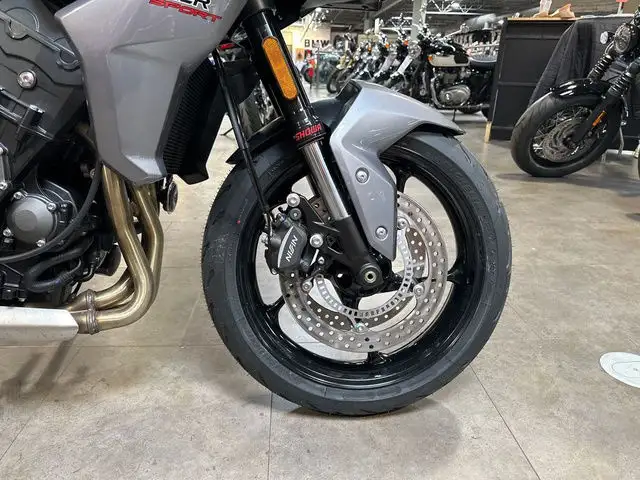 2024 Triumph Tiger Sport 660 Jet Black/Graphite in Street, Cruisers & Choppers in Calgary - Image 6