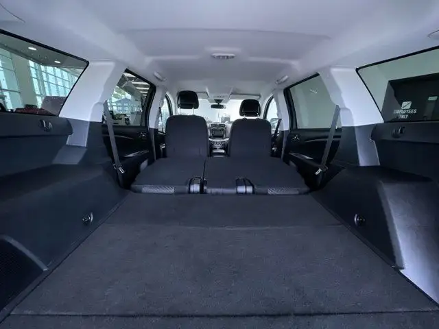 2018 Dodge Journey Canada Value Pkg | Front Wheel Drive in Cars & Trucks in Prince George - Image 25