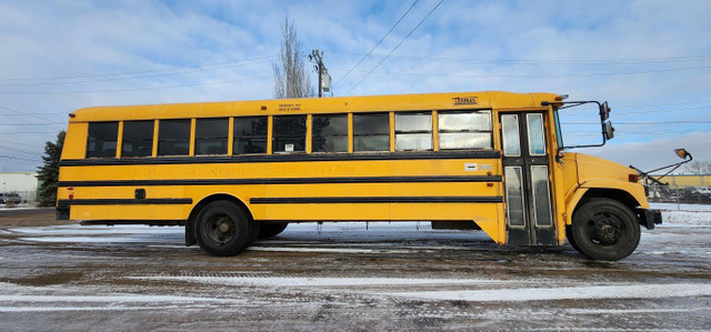 2003 Freightliner Thomas 66 Passenger Bus in Cars & Trucks in St. Albert - Image 4