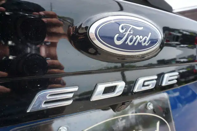 2022 Ford Edge in Cars & Trucks in Oakville / Halton Region - Image 37