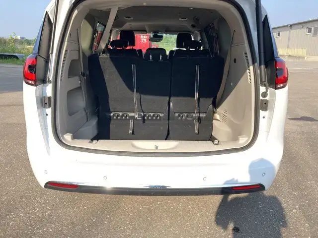 2023 Chrysler Pacifica Touring L in Cars & Trucks in Hamilton - Image 21