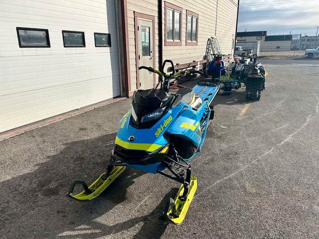2018 Ski-Doo SUMMIT X 850 175in. FINANCING AVAILABLE in Snowmobiles in Calgary - Image 3