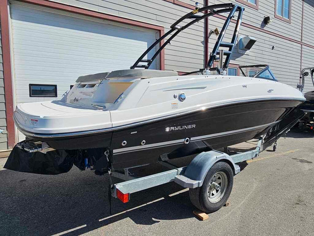  2016 Bayliner VR5 FINANCING AVAILABLE in Powerboats & Motorboats in Kelowna - Image 4