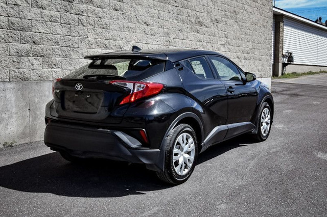 2022 Toyota C-HR XLE Premium • LANE KEEP ASSIST • REAR CAM • CP/ in Cars & Trucks in Cornwall - Image 4