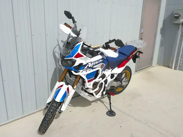 2018 Honda Africa Twin Adventure DCT $113 B/W OAC in Sport Touring in Edmonton - Image 6