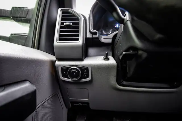 2017 Ford F-550 Super Duty DRW XL - Power Windows in Cars & Trucks in Ottawa - Image 10