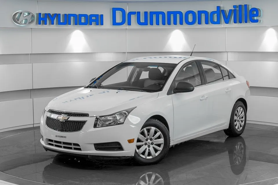 CHEVROLET CRUZE LS 2011 + A/C + CRUISE + WOW !!