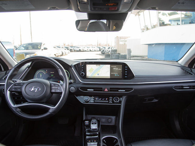 2022 Hyundai Sonata Hybrid Ultimate in Cars & Trucks in Calgary - Image 3