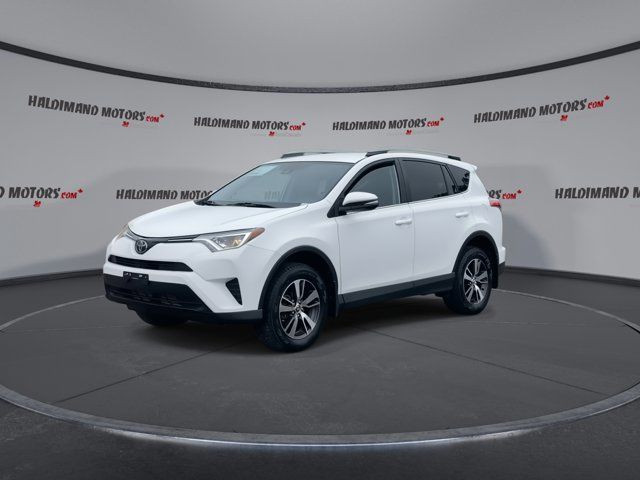 2018 Toyota RAV4 LE in Cars & Trucks in Hamilton - Image 4