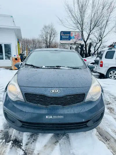 15 Kia Rio, V4 Parfait sur la consommation d'essence, Un seul propriétaire (Carfax disponible) Marqu...