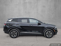 Make a smart choice for your Ottawa lifestyle with this 2023 Kia Sportage LX, offering the bold, mod... (image 6)