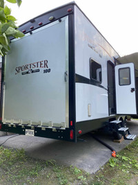2017 ROULOTTE CARGO 37 PIED , GARAGE 8 X 13 , 2 SLIDE OUT 418-93