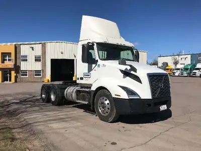 2019 VOLVO VNL64300;Heavy Duty Trucks - CONVENTIONAL W/O SLEEPER Penske Location 100 THORNHILL DR DA...