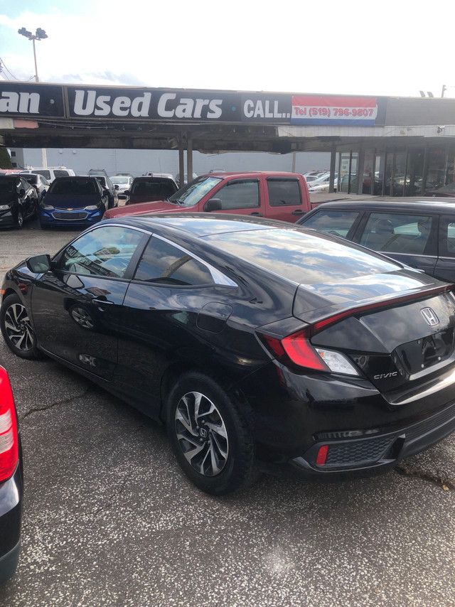 2017 Honda Civic LX in Cars & Trucks in Windsor Region - Image 3