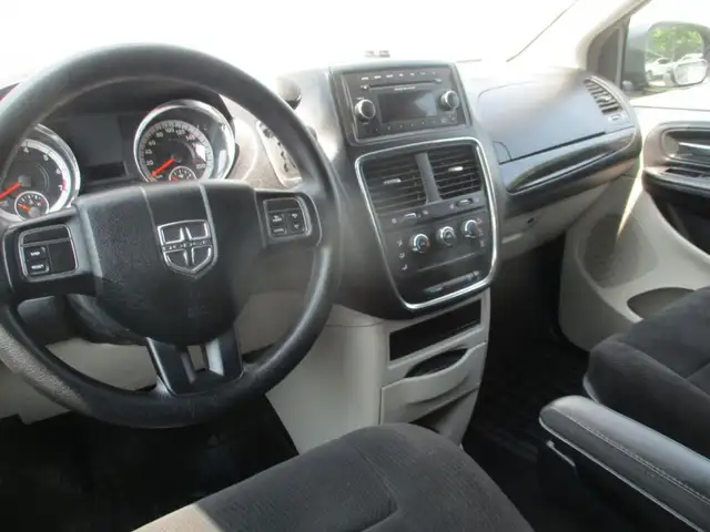 2012 Dodge Grand Caravan SE 7 places 93 738 km financement maiso in Cars & Trucks in Laval / North Shore - Image 7