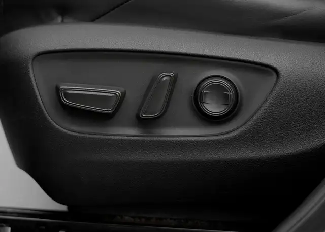 2021 Toyota RAV4 XLE | SUNROOF | ROOF RACK in Cars & Trucks in Mississauga / Peel Region - Image 11