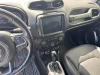 PRIX ET QUALITÉ IMBATTABLE venez découvrir notre JEEP RENEGADE 2018 LIMITED 4X4 CUIR TOIT ECRAN BANC... (image 5)