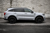 Power Liftgate, Synthetic Leather, Heated Steering Wheel, Android Auto, Apple CarPlay! 6 LOCATIONS K... (image 1)