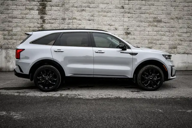 2022 Kia Sorento EX • SUNROOF • POWER LIFTGATE • CP/AA • HEATED  in Cars & Trucks in Kingston - Image 3