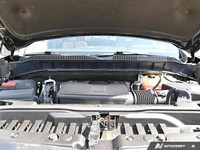 This 2019 Chevrolet Silverado 1500 High Country Crew Cab 4x4 boasts a powerful 6.2L ECOTEC3 V8 engin... (image 7)