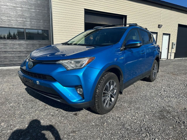 2017 Toyota RAV4 Hybrid in Cars & Trucks in Ottawa