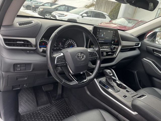 2021 Toyota Highlander in Cars & Trucks in Longueuil / South Shore - Image 4