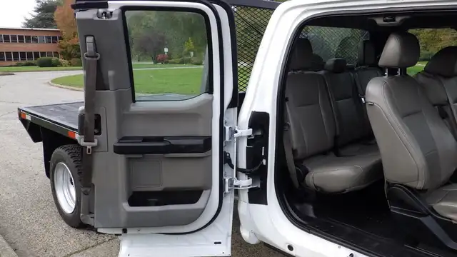 2019 ford F-550 11 Foot Flat Deck 4WD in Heavy Trucks in Richmond - Image 34