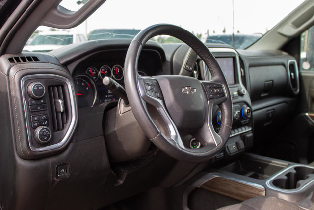 2022 Chevrolet 3500 Crew HD LT *Midnight Edition* in Cars & Trucks in Edmonton - Image 3