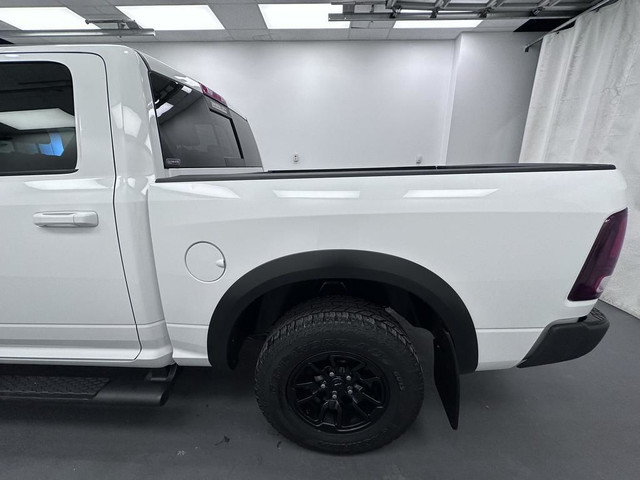 2022 RAM 1500 Classic SLT 5.7L Hemi - 8.4" Screen - 3.92 Rear... in Cars & Trucks in Lethbridge - Image 3