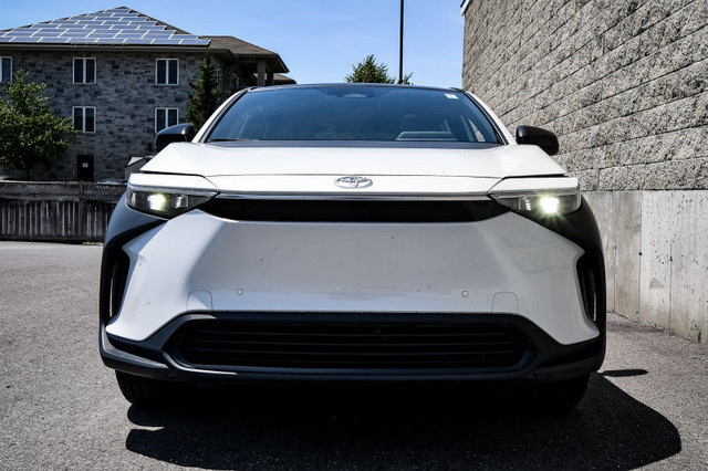 2023 Toyota bZ4X XLE • LOW MILEAGE • SUNROOF • HEATED SEATS in Cars & Trucks in Cornwall - Image 4