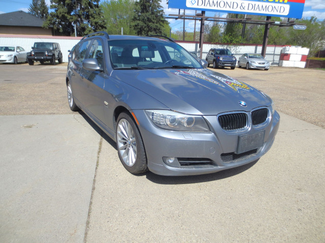 2010 BMW 3 Series 328i xDrive Touring w/ Nav/Bluetooth/USB/Pano  in Cars & Trucks in Edmonton
